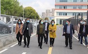 吴中区人民政府周黎敏副区长来长桥中学检查开学工作 