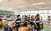 活力飞扬展风采   ——长桥中学举行室内操比赛